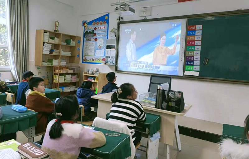 8-钟公庙中心小学（沃凯灵摄）.jpg